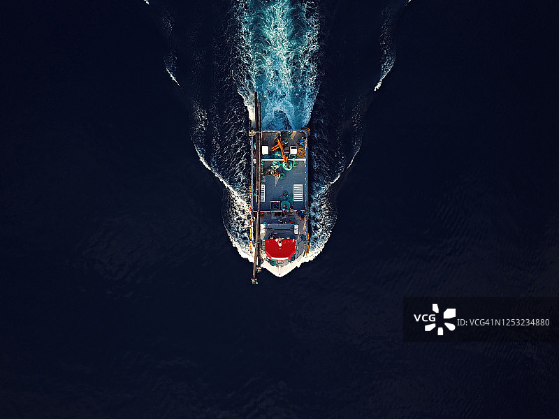 工业船航行航拍俯视图图片素材