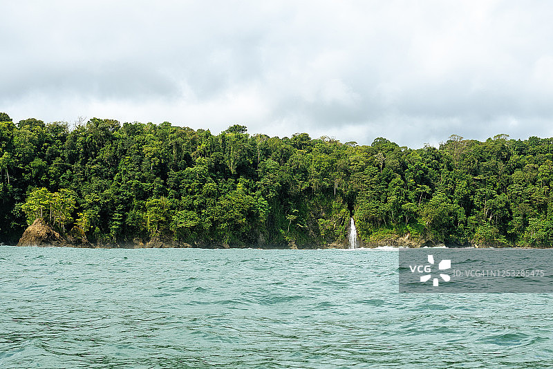 哥斯达黎加丛林瀑布海景图片素材