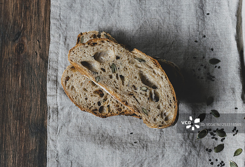 自制酵母切片面包图片素材