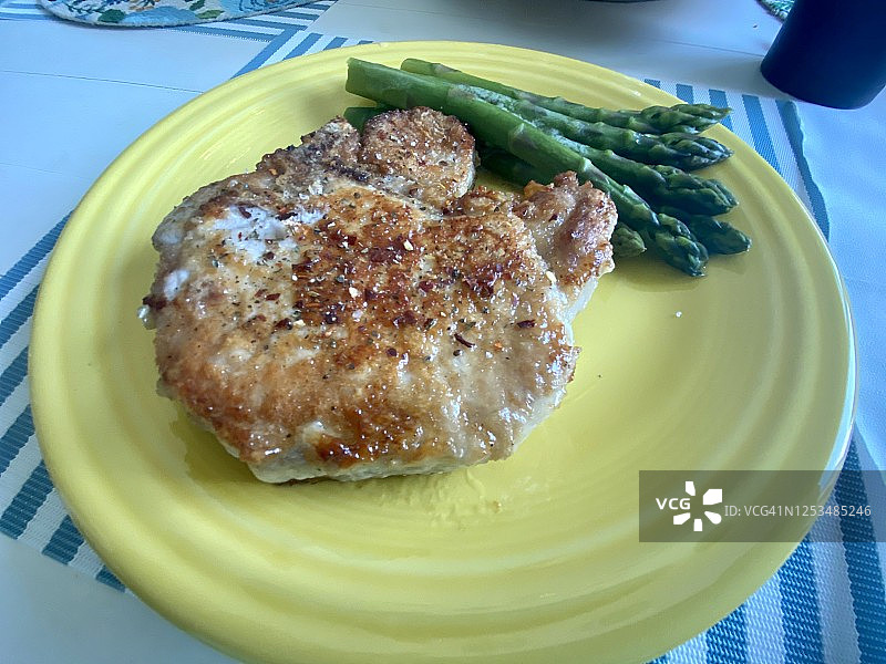 厚炸爱荷华州猪排图片素材