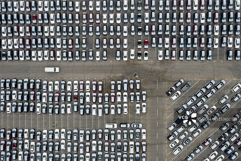 码头存储区的汽车图片素材