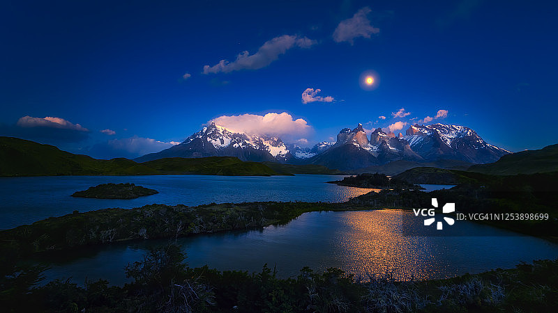 百内国家公园的月光山景图片素材