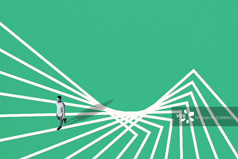 在白色抽象图案上行走的年轻男人图片素材