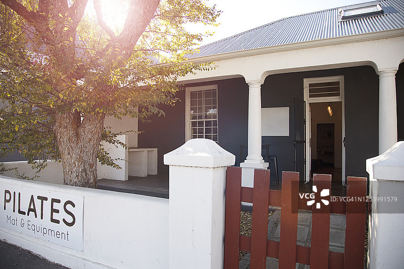 空旷的普拉提工作室图片素材