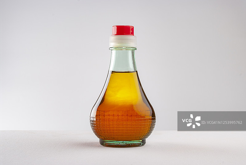 芝麻油瓶图片素材
