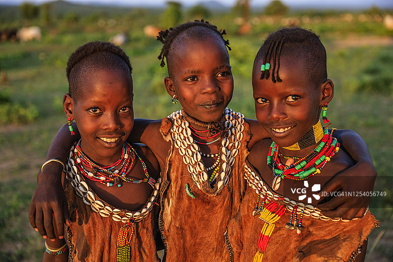 一群快乐的非洲儿童，东非图片素材