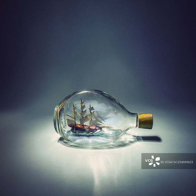 小海航行图片素材