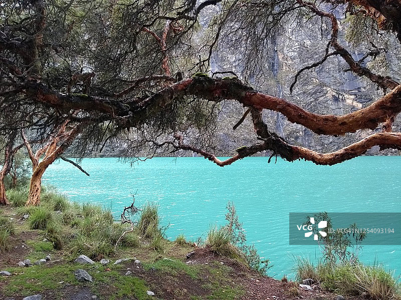 秘鲁亚安加努科湖绿松石湖泊图片素材