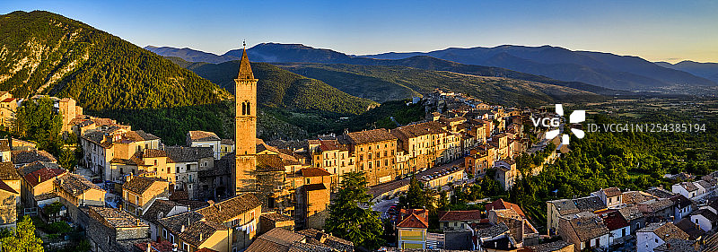 意大利阿布鲁佐的帕琴特罗村图片素材