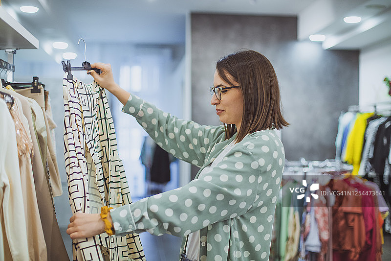 寻找连衣裙图片素材