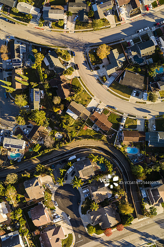美国加利福尼亚州西米谷住宅街道的航拍全景图片素材