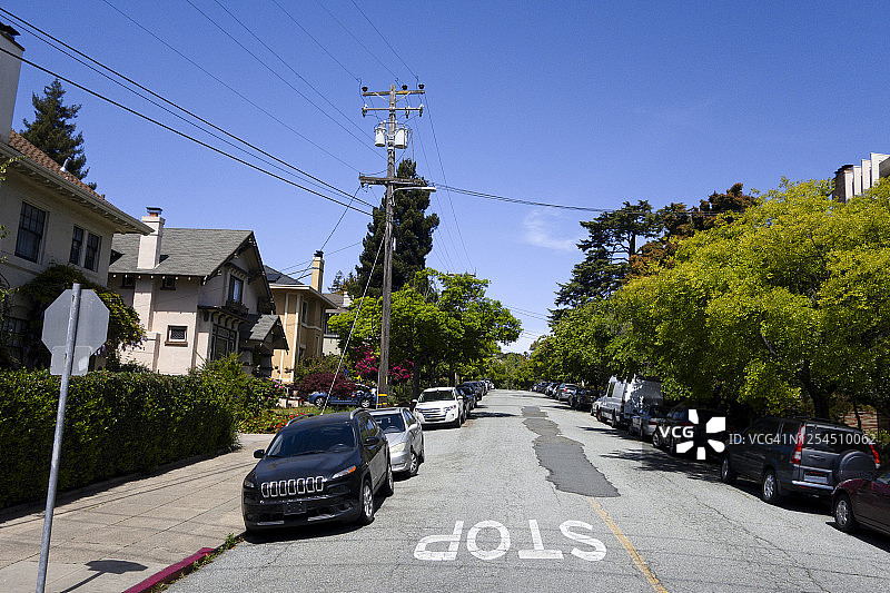 有房屋和树木的社区图片素材