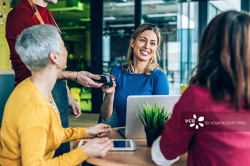 非接触式支付图片素材