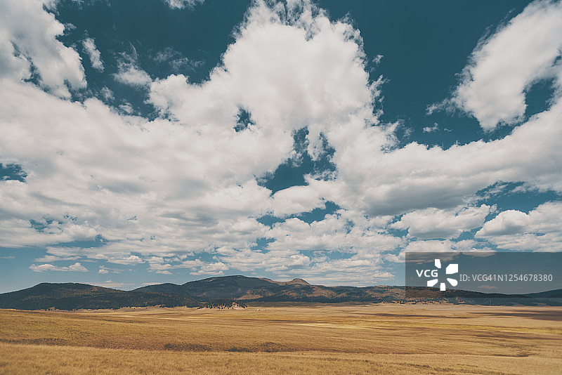 瓦列斯火山口3图片素材