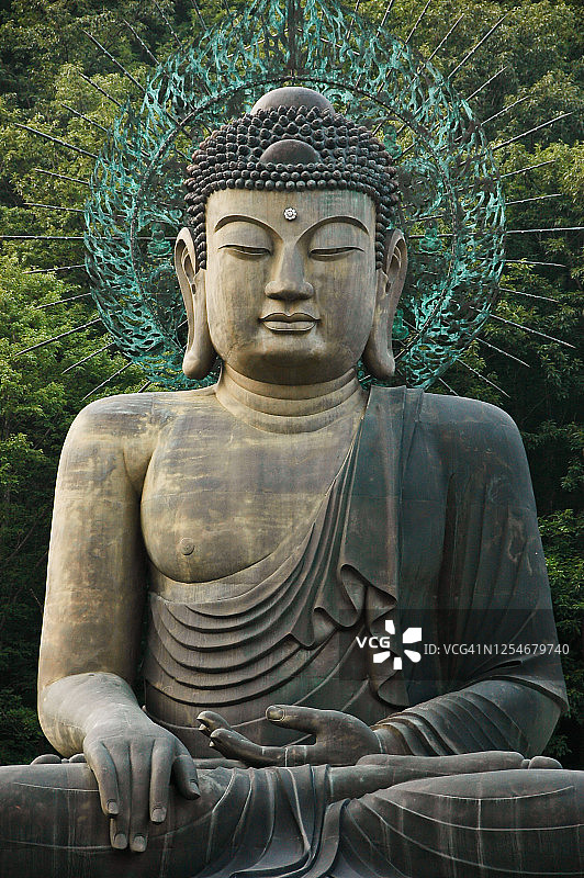 韩国雪岳山国家公园的巨型佛像图片素材