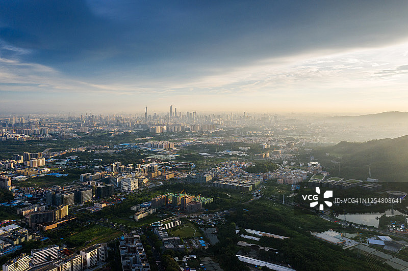 日落时分的广州市黄埔区城市景观图片素材