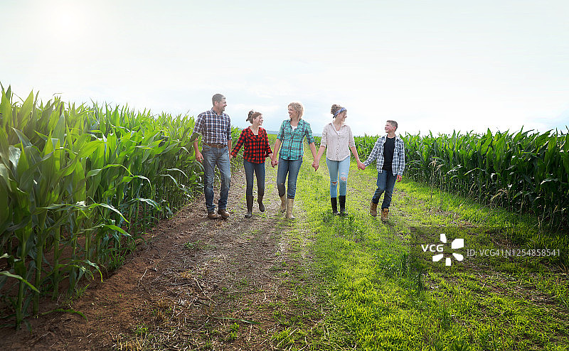 农民家庭图片素材