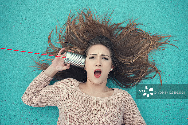 电话里的秘密和八卦图片素材