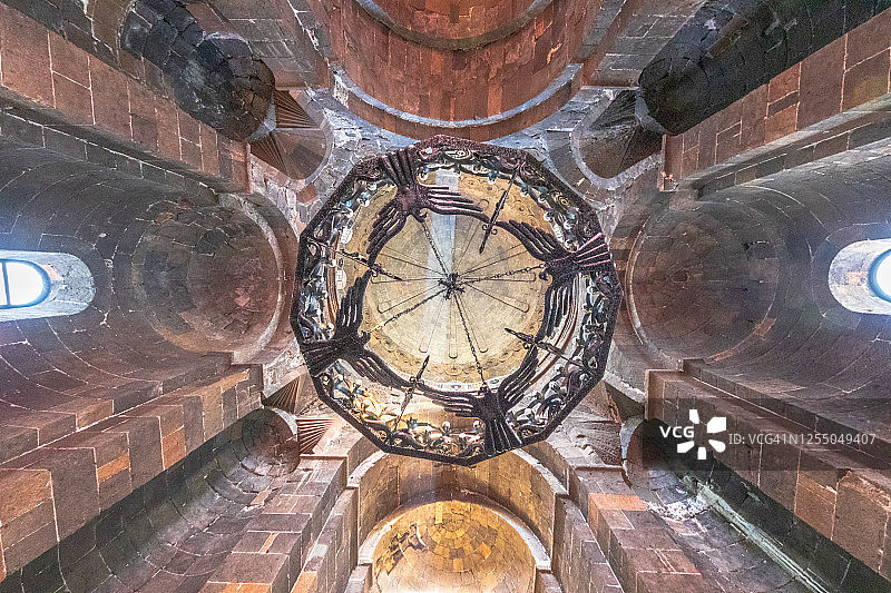 亚美尼亚阿尔马维尔省瓦加尔沙帕特圣赫里普西梅教堂图片素材