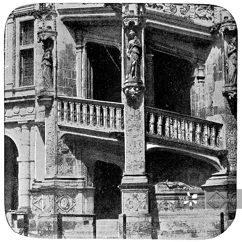 法国布卢瓦皇家城堡的螺旋楼梯 - 19世纪图片素材