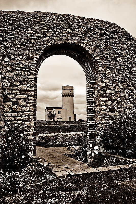 老旧的灯塔图片素材