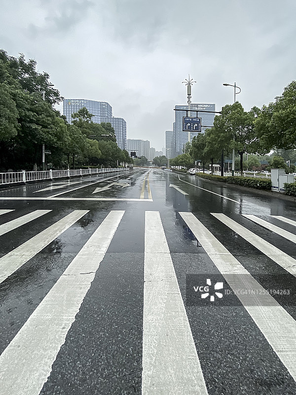 雨中的城市图片素材