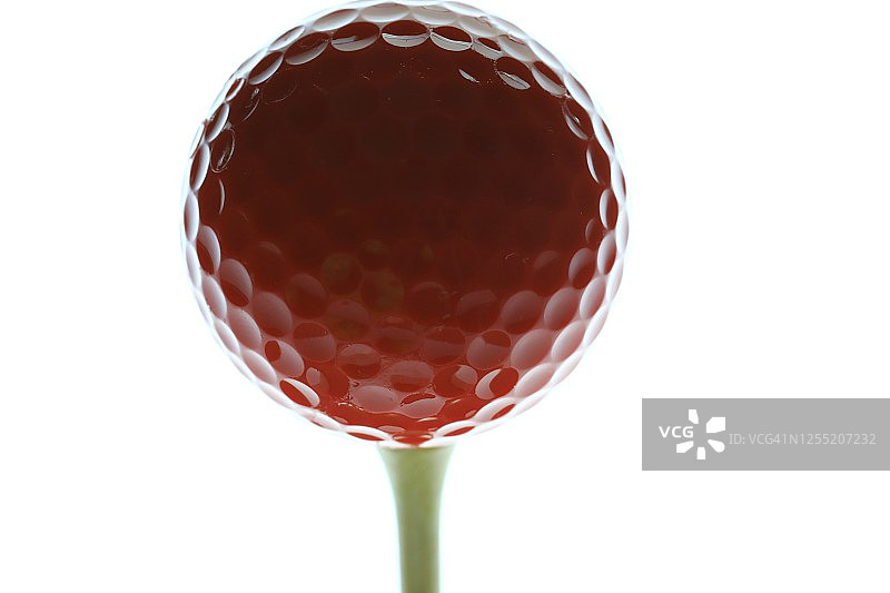 白色背景上的高尔夫球图片素材