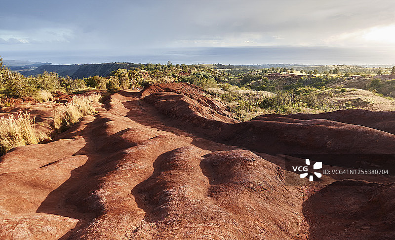 美国夏威夷考艾岛：纳帕利山脉的岩层图片素材