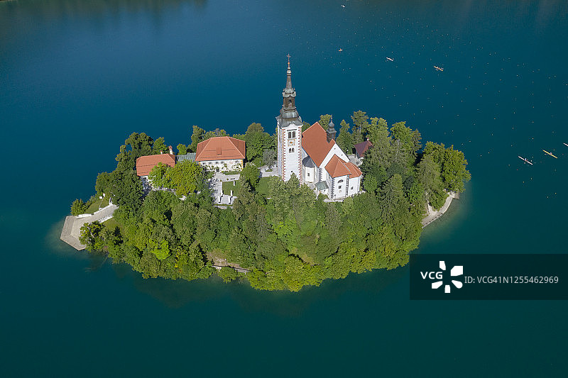 斯洛文尼亚布莱德湖岛上的教堂图片素材