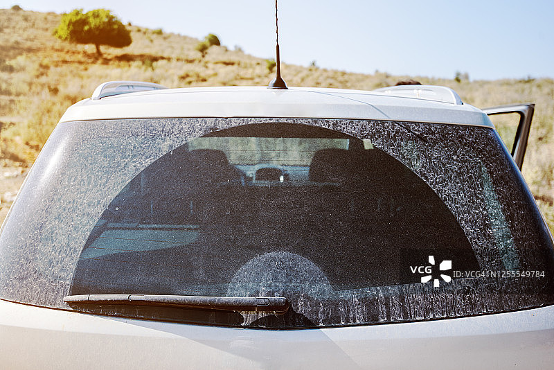 脏污的汽车车窗图片素材