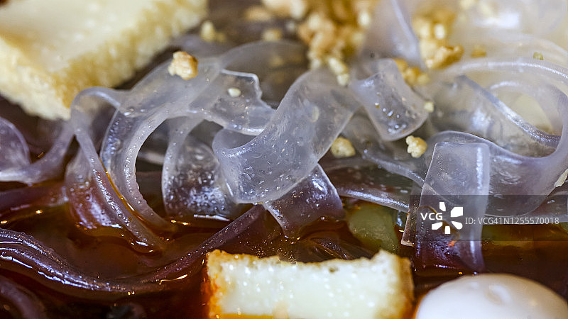 麻辣火锅里的粉丝图片素材