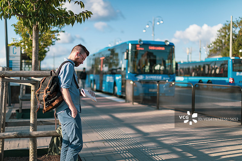 读书的人图片素材