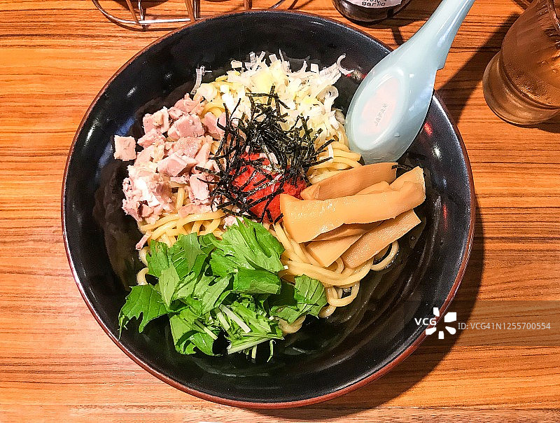 中国台湾干拌面或油荞麦面配明太子图片素材