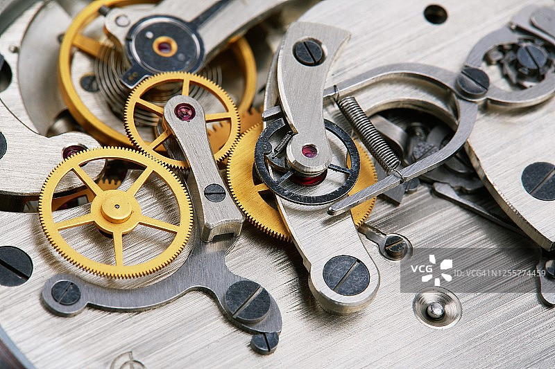 带有齿轮的时钟机构特写图片素材