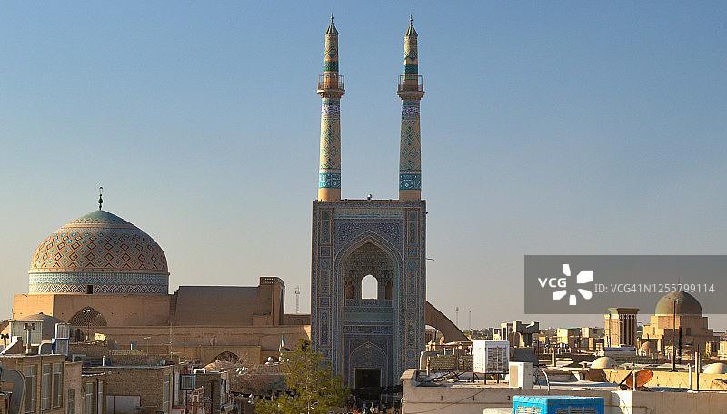 伊朗亚兹德美丽的14世纪Jameh清真寺城市天际线图片素材