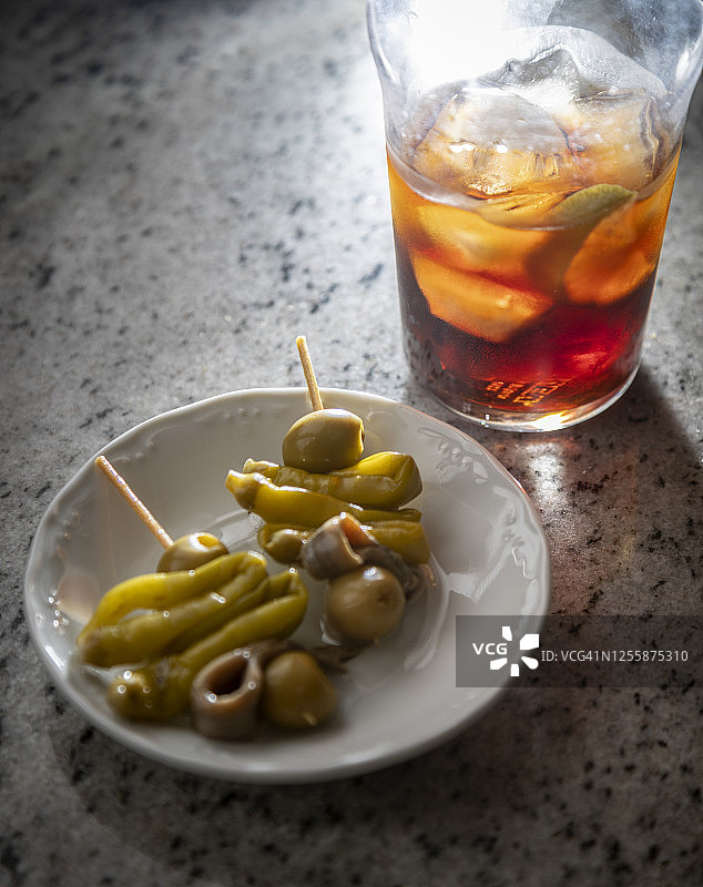 马德里苦艾酒杯图片素材