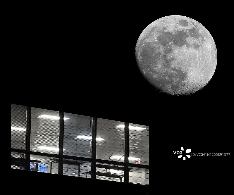 夜景办公楼内部图片素材