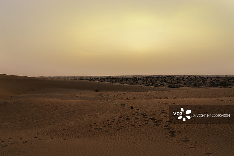 印度拉贾斯坦邦斋沙默尔塔尔沙漠图片素材