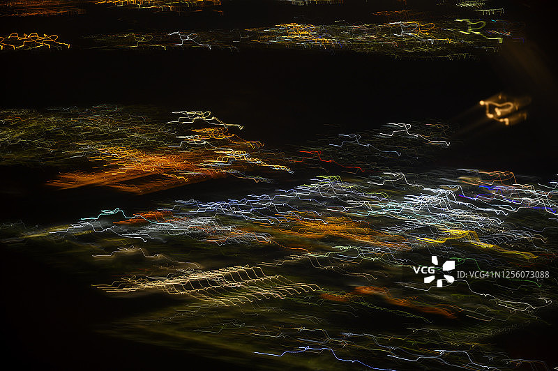 电磁波和放电的运动图片素材