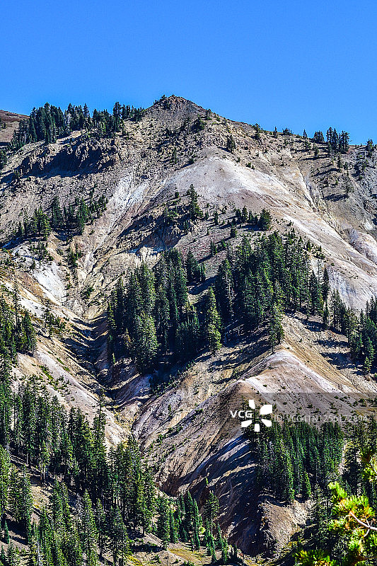 拉森火山国家公园火山灰覆盖山坡的证据图片素材