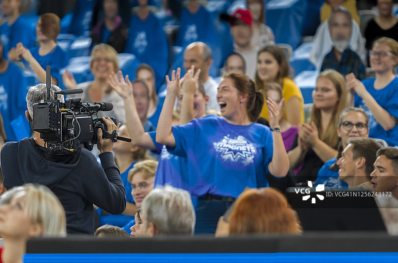 摄影师拍摄观众图片素材