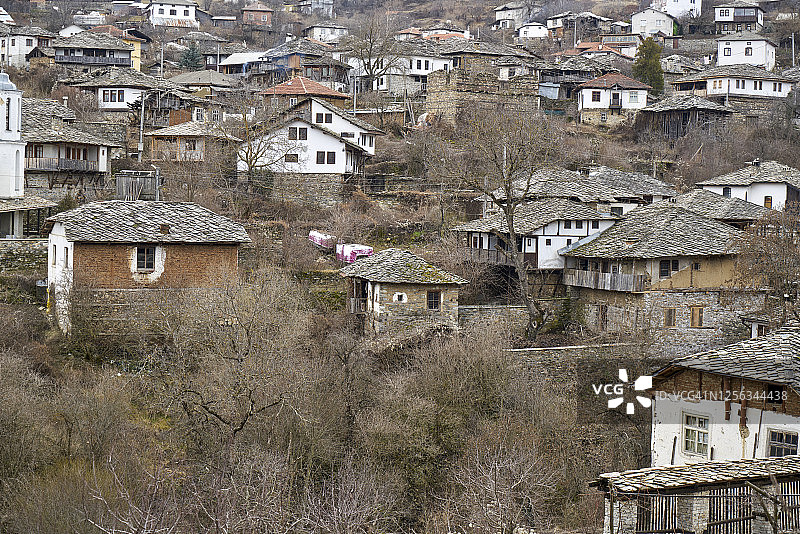 保加利亚多伦风景如画的村庄全景图片素材