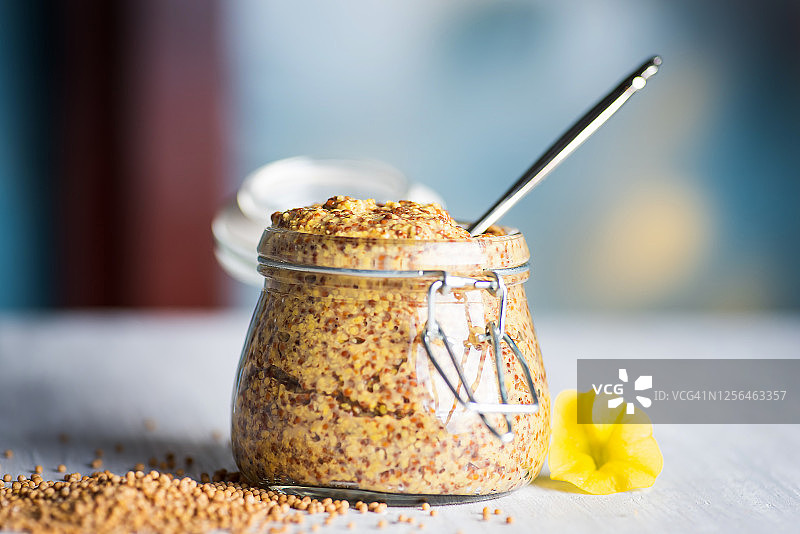 罐装全麦芥末酱图片素材