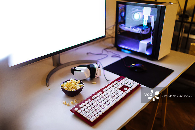 准备好通宵游戏图片素材