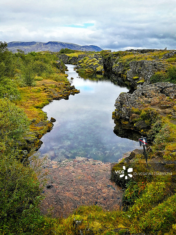 冰岛南部辛格韦德利国家公园：大西洋中脊的构造板块边界裂谷，冰岛辛格韦德利国家公园图片素材