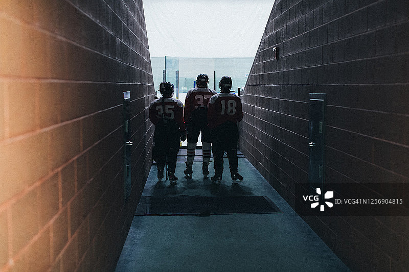 女子冰球进攻图片素材