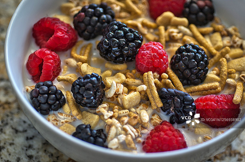 早餐麦片碗图片素材