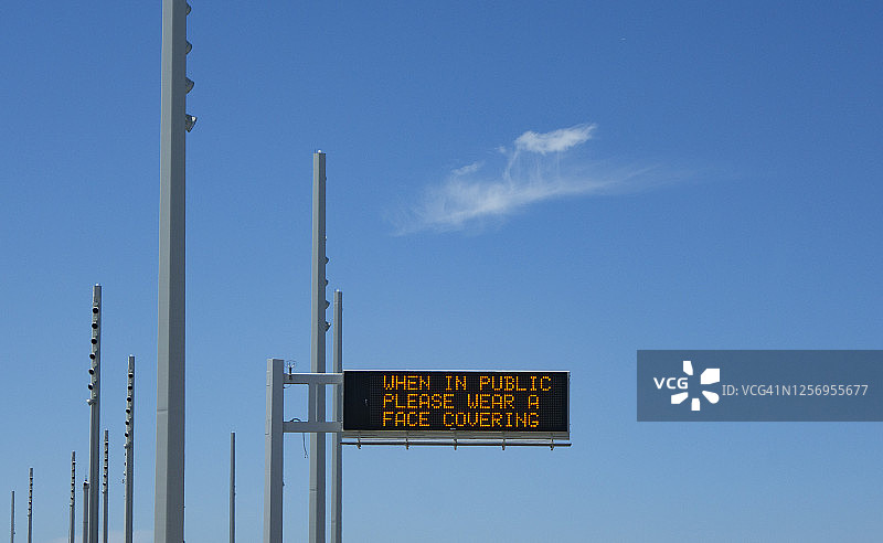 关于佩戴口罩的数字路标图片素材