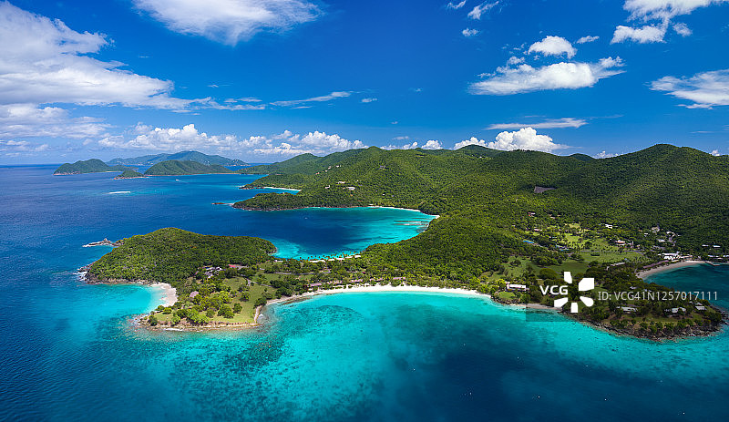圣约翰岛 Caneel 海湾和北岸的鸟瞰图图片素材