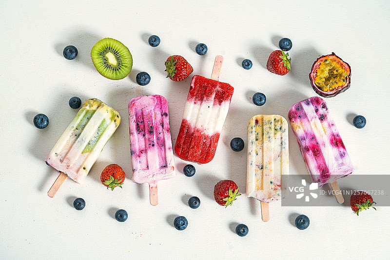 自制混合水果酸奶冰棒图片素材